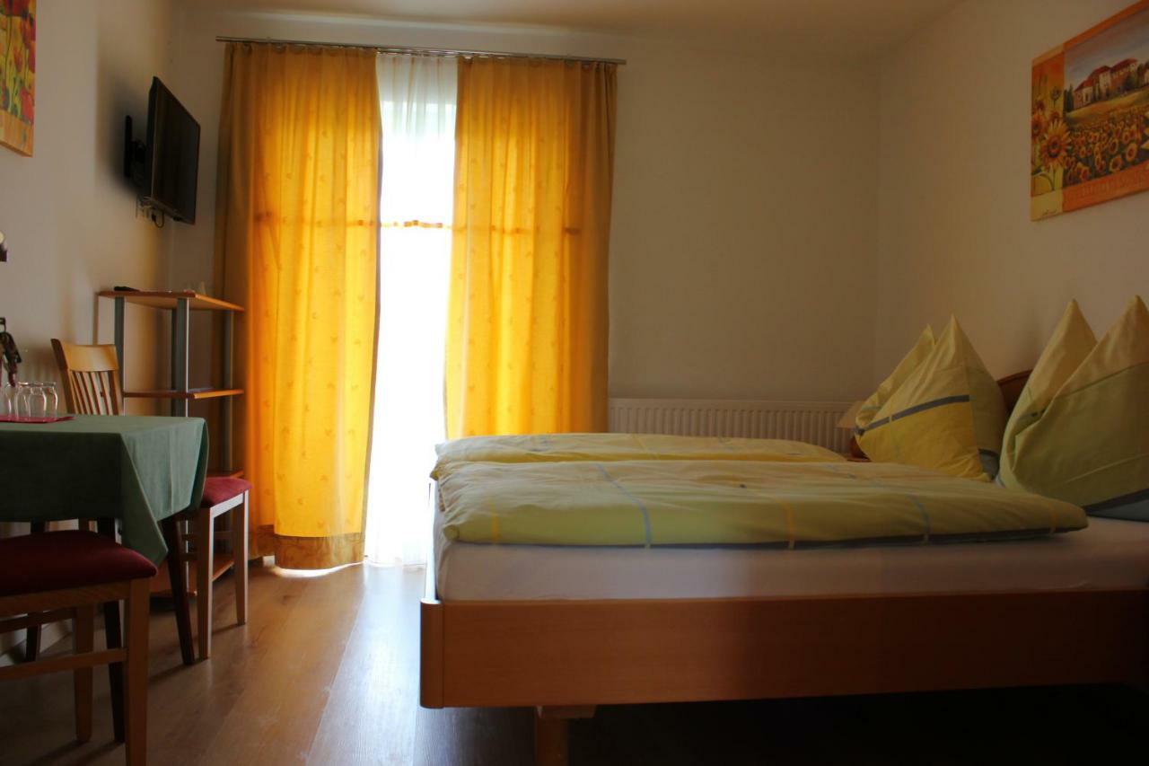 Kusternighof Otel Velden am Wörthersee Dış mekan fotoğraf