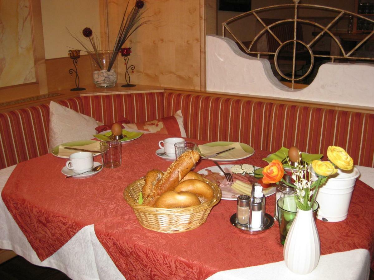 Kusternighof Otel Velden am Wörthersee Dış mekan fotoğraf
