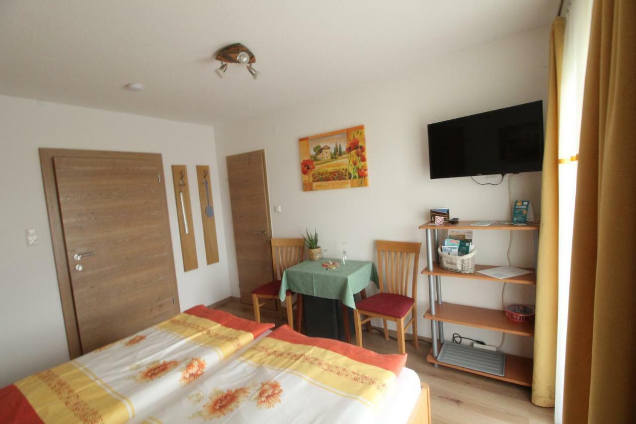 Kusternighof Otel Velden am Wörthersee Dış mekan fotoğraf