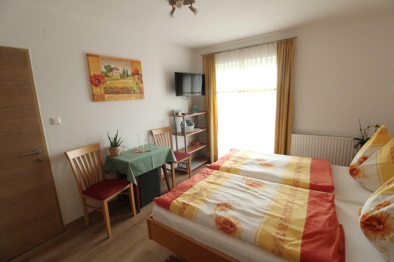 Kusternighof Otel Velden am Wörthersee Dış mekan fotoğraf